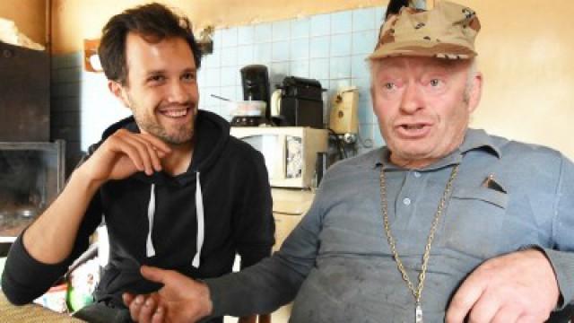 On a enfin rencontré Richard, le papy gardien du château du gangster !