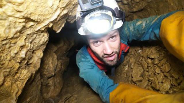 On explore une grotte souterraine