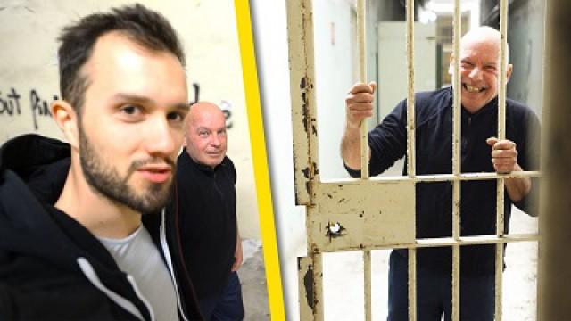 Un ancien détenu nous fait visiter sa prison (abandonnée)