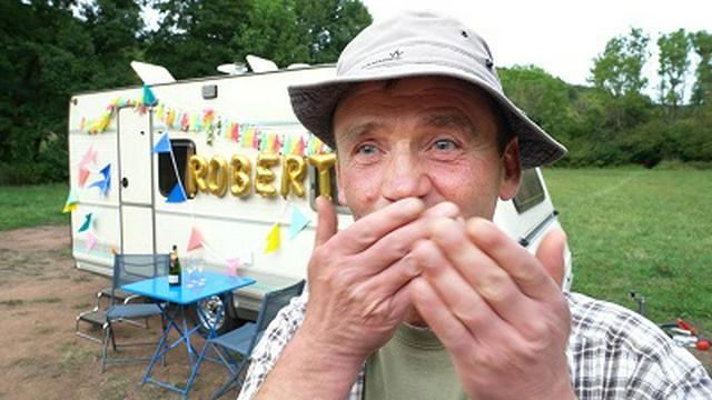 On offre une caravane à Robert l'ermite !