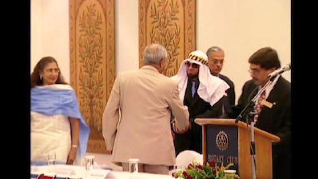 The Sheikh enters the 'Taj Mahal'
