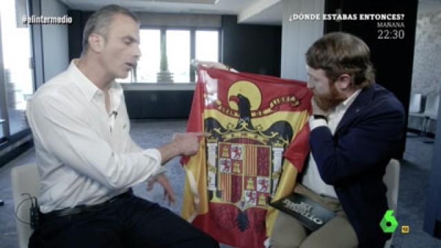 (22-11-17) El regalo de Manuel Burque al líder de Vox