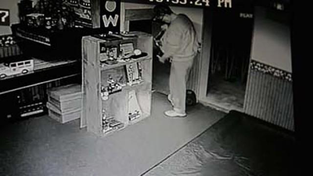 HACKING THE SECURITY FOOTAGE!