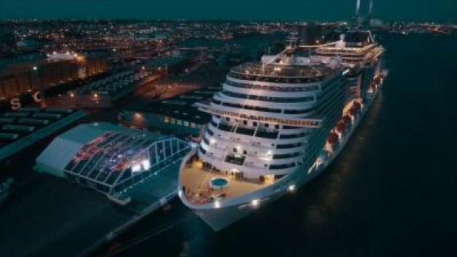 Giant Cruise Ship