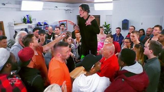 Die 100 Kandidaten stürmen das Haus