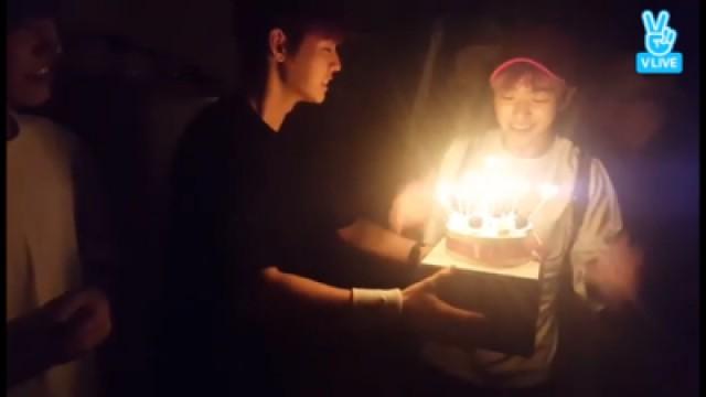 라운생일깜짝파티