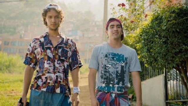 Yeimy despide a sus papás con ayuda de Juancho y Charly