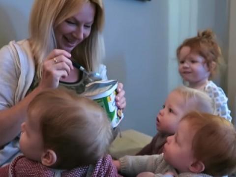 Triplets Eat Yoghurt