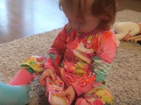 The Triplets' First Phones!