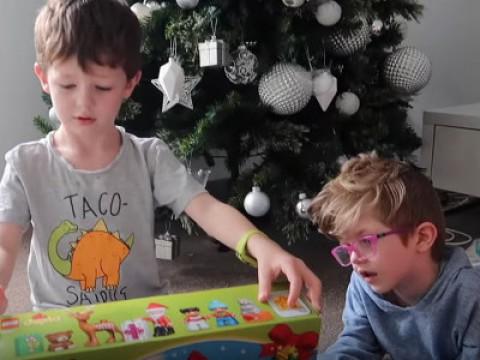 It's a Giraffe! (Christmas Surprise!)