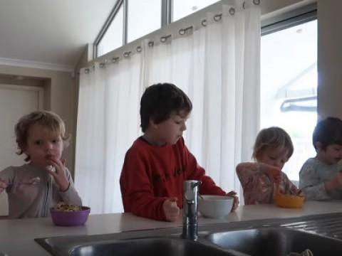 Morning Breakfast Routine with Six Kids