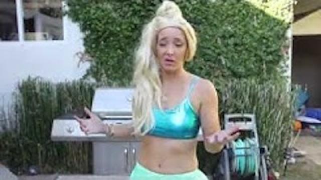 How To Throw a 4th of July BBQ With Iggy Azalea