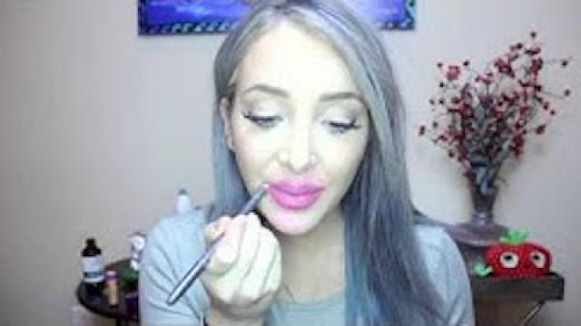 Kylie Jenner Lip Tutorial