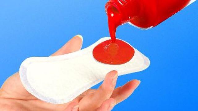 35 Astuces avec les objets qu'on trouve dans le sac d'une femme