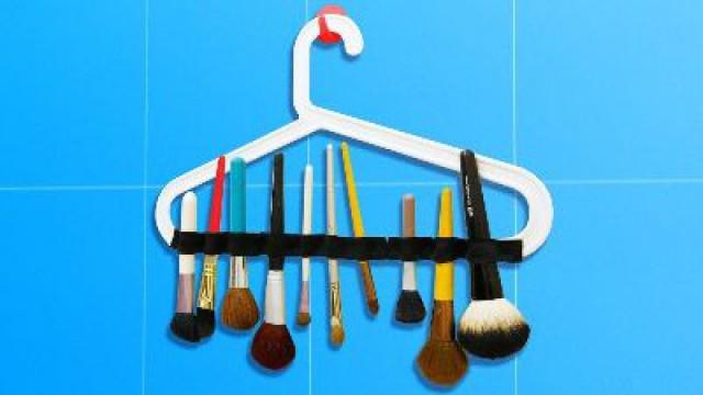 30 Astuces brillantes et faciles avec des cintres