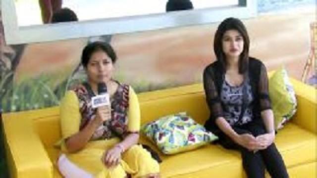 Oviya, Gayathri Become Reporters