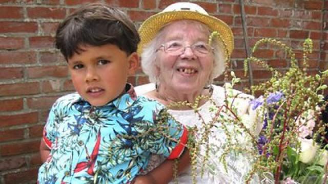 Honu's Great Granny Comes to Visit