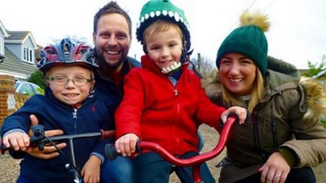 Bobby and Lenny Feed the Ducks