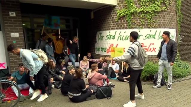 Die große Schuldemo
