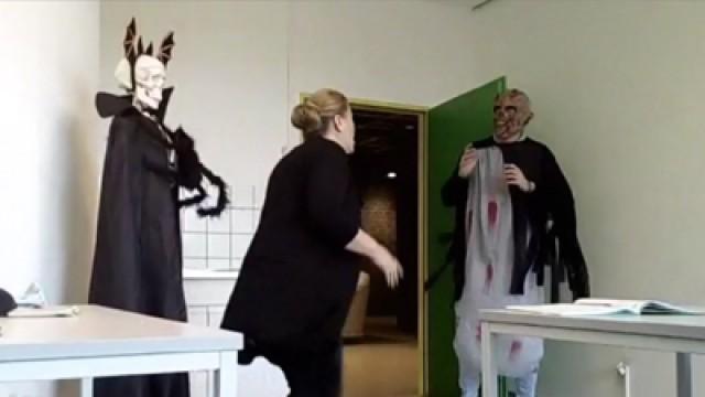 Halloween-Saures für die Direktorin