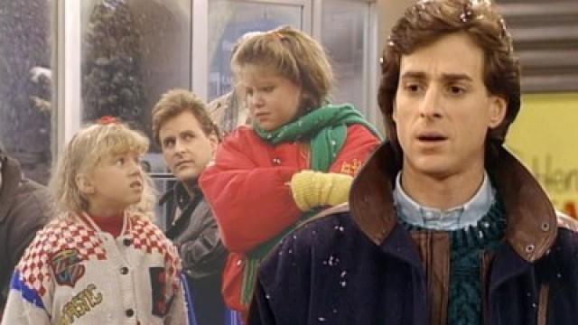 The ‘Full House’ When They Got Trapped In An Airport On Christmas