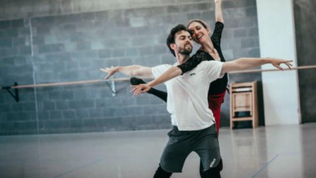 Pas de deux