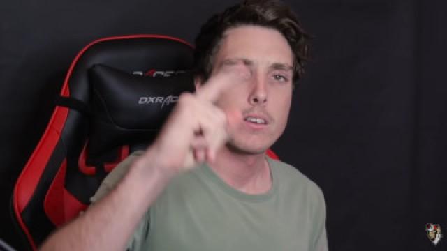 READING WEIRD TWEETS! IS THAT A D*CK?
