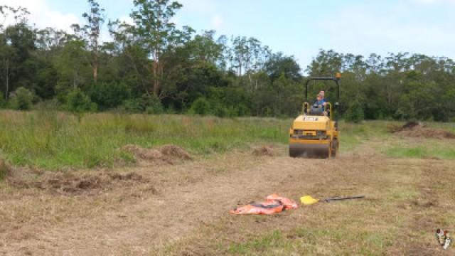 10000 POUND ROLLER VS OBJECTS!