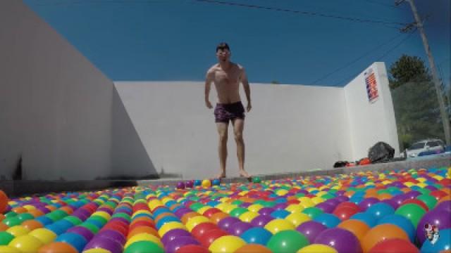 FILLING MY POOL WITH 100000 BALLS!