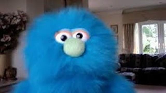 Beatboxing Puppet Goes Wild