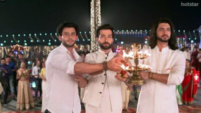 Brothers Perform Maha Aarti