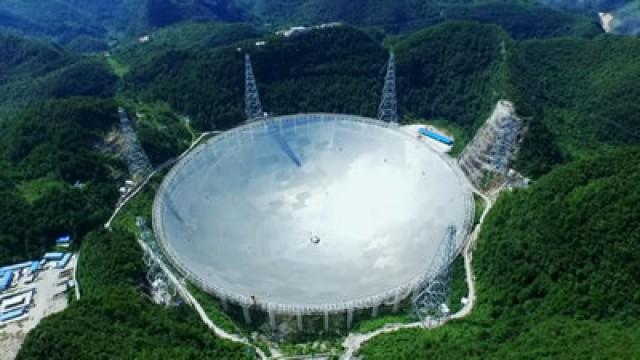 Das Mega-Teleskop FAST