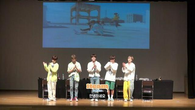 (8) Meet Up Event (fan signing day)