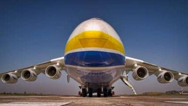 El avión monstruoso