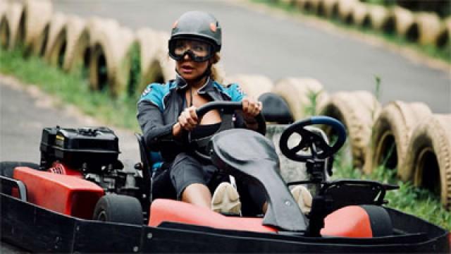 Capítulo 19 Inseparables: Ellas manejan go karts y convierten a sus hombres en títeres