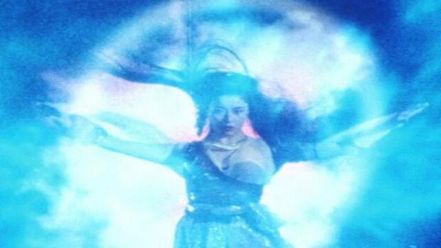 The Star Summoning 100-Year-Old Beauty