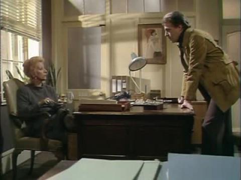 Hazell Goes to the Dogs