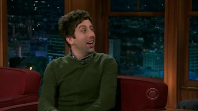 Robot skeleton sidekick Geoff Peterson, Simon Helberg