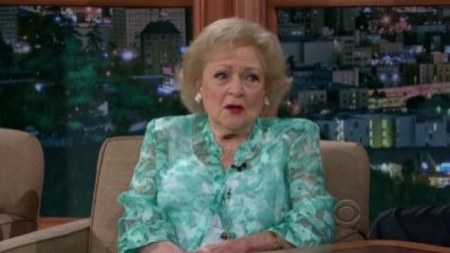 Betty White; Sarah Paulson