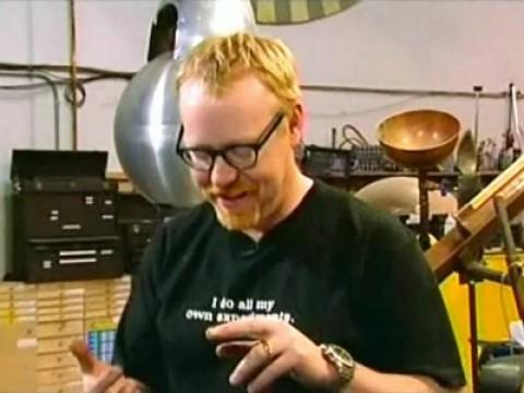 Die grosse Benzinverschwörung, Explodierende Hosen
