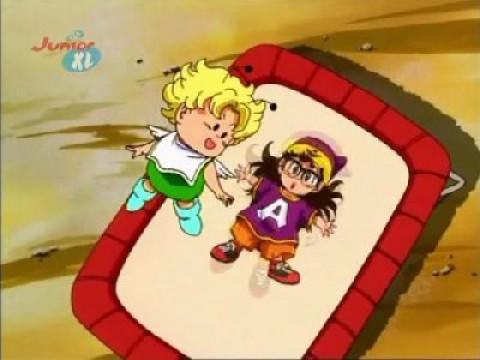 El terrible rey Nikochan / La Tierra pide auxilio