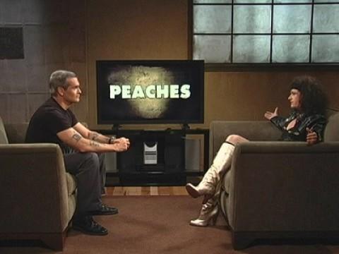 Peaches & Ringside