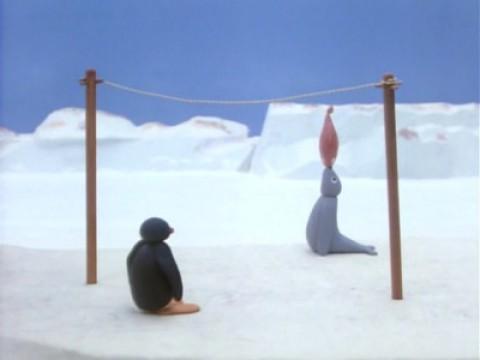 Pingu gioca a tennis