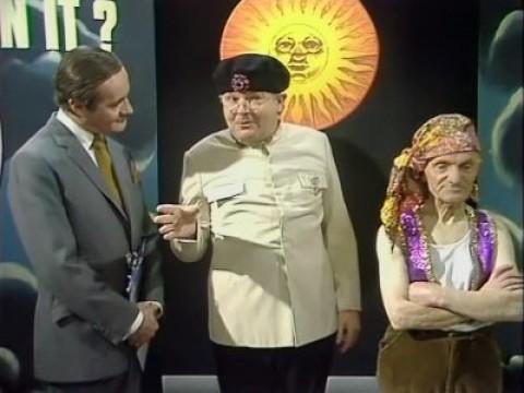 Benny als Scarlet Pimpel - Drei Engel für Charlene