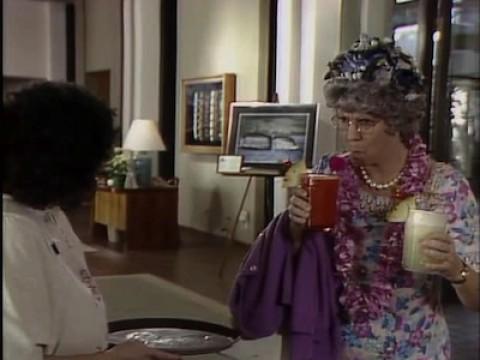 Mama Goes Hawaiian (1)