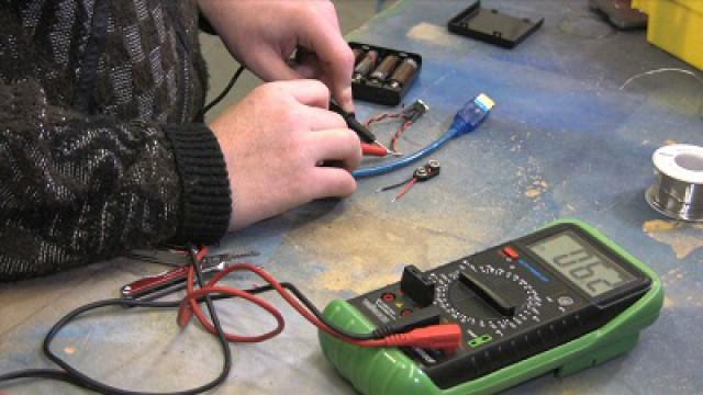 Three Portable USB Battery Packs You Can Build