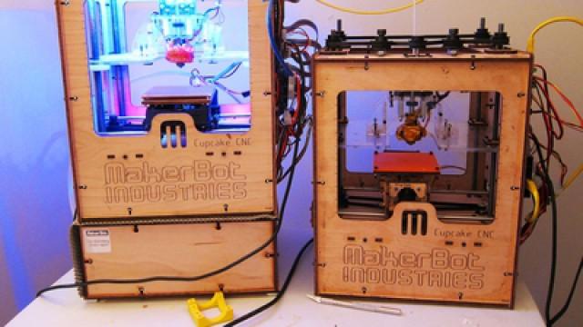 Robot to Make ANYTHING You Want! MakerBot Industries at CES 2012