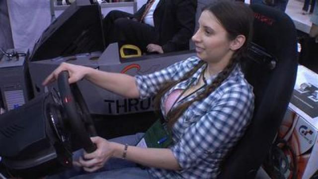 CES 2011 - Thrustmaster T500R rocks Gran Turismo 5 hard!