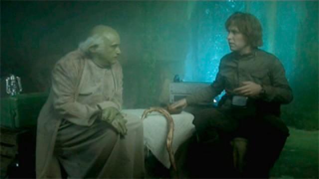 Presentado por Mark Hamill