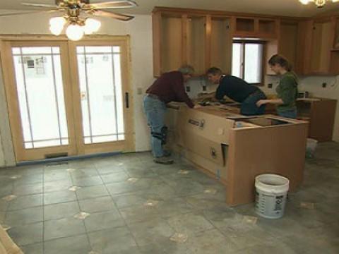 Eat-In-Kitchen: Cabinets